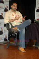 Abhishek Bachchan teaches at Anupam Kher_s Action Prepares in Santacruz, Mumbai on 2nd Aug 2011 (42).JPG